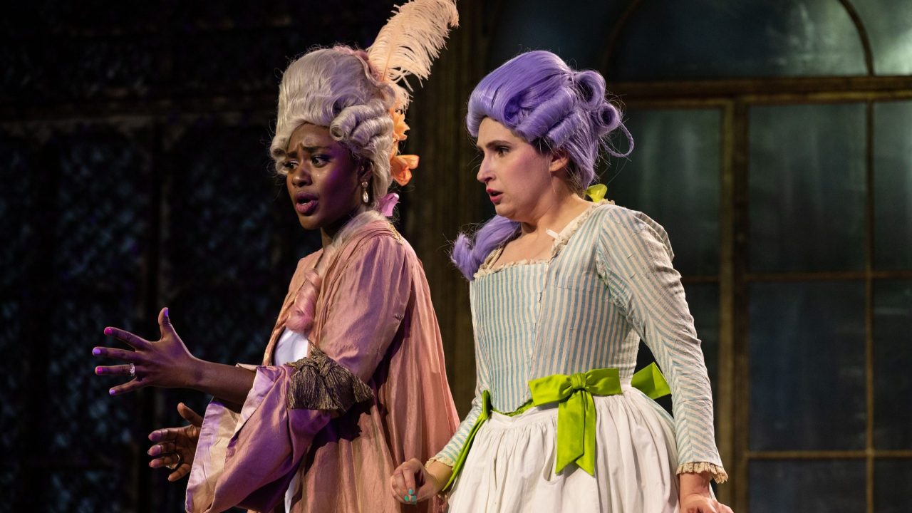 Nardus Williams as Countess Almaviva and Elizabeth Karani as Susanna in the Marriage of Figaro, 2021 © Ali Wright