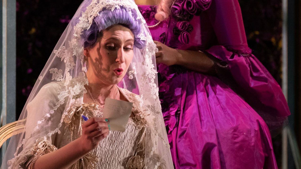 Elizabeth Karani as Susanna and Nardus Williams as Countess Almaviva in The Marriage of Figaro, 2021 © Ali Wright