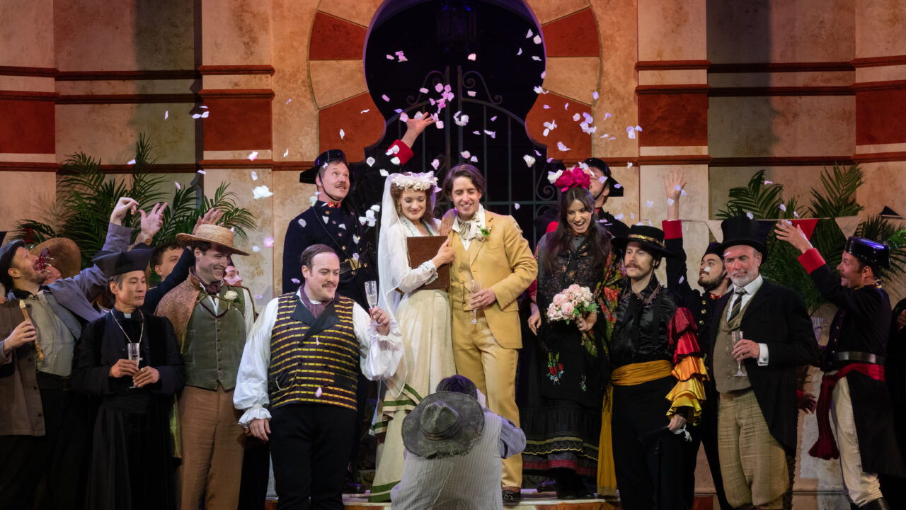 Cast and Chorus of The Barber of Seville, Opera Holland Park 2024 © Ali Wright