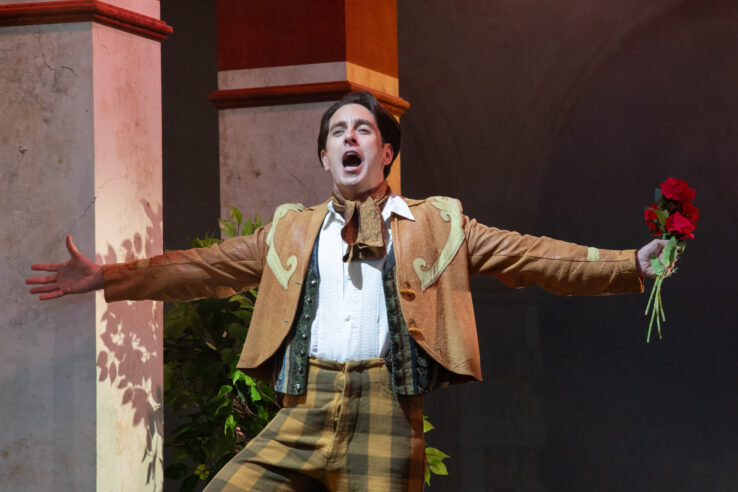 Elgan Llŷr Thomas as Count Almaviva in The Barber of Seville, Opera Holland Park 2024
